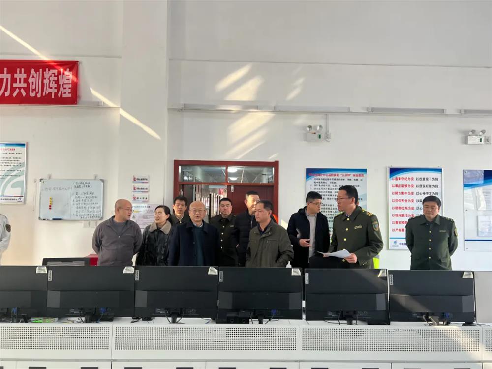 标题:中电建冀交高投公司到新元高速开展安全生产工作督导检查<br/>说明:<br/>日期:2025/2/28<br/>来源:<br/>发表人:杨雪宁<br/>点击数:200